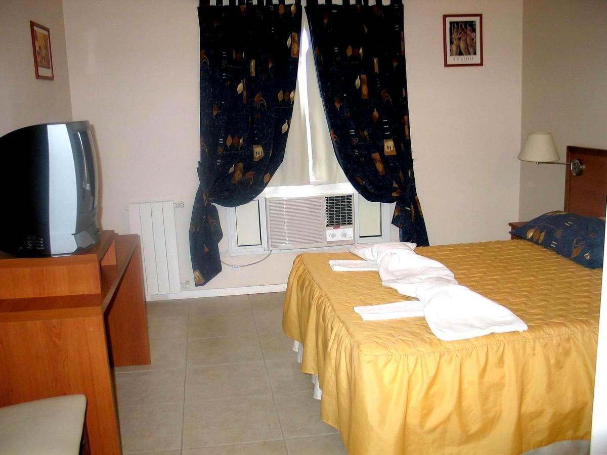 Hotel del Centro Aimogasta Habitación foto